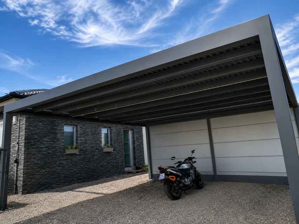 Carport EOS s integrovaným LED osvětlením.