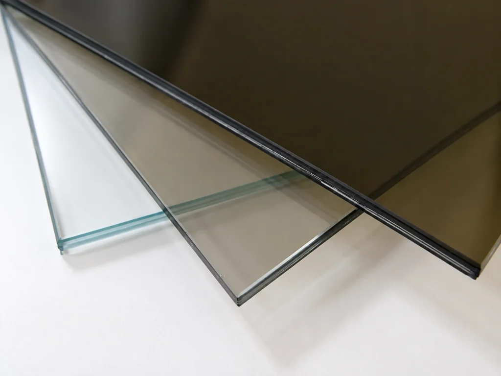Střešní bezpečnostní zasklení bioklimatické pergoly GLASSR